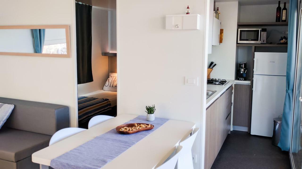 Adrijela Mobile Home Jezera Εξωτερικό φωτογραφία