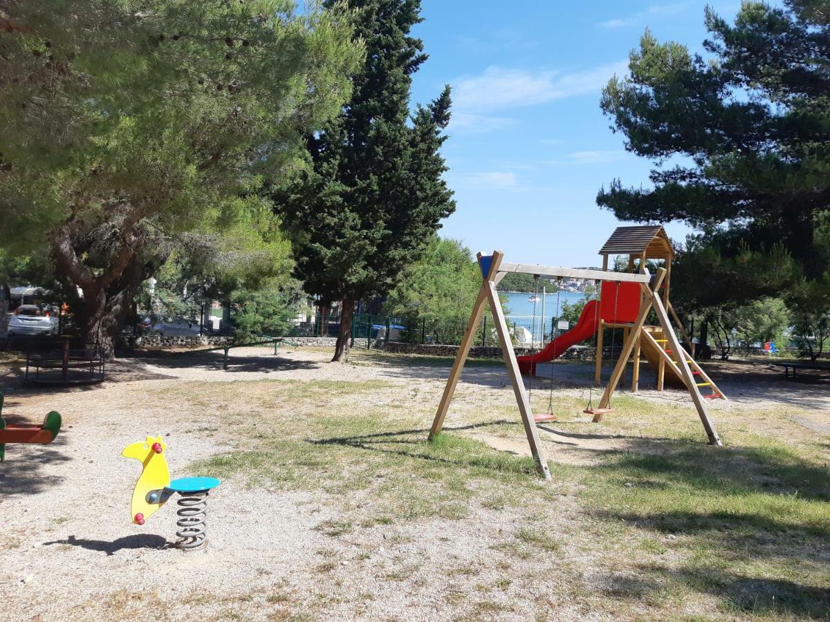 Adrijela Mobile Home Jezera Εξωτερικό φωτογραφία
